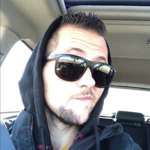 Meet your Posher, Logan